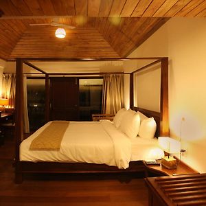 King Room Lake View